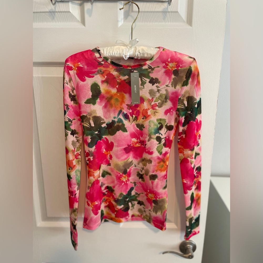 Brand new! Long sleeve sheer top. XS